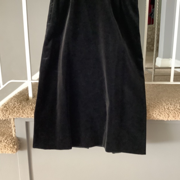 Beautiful Black Velvet Skirt - Picture 2 of 2
